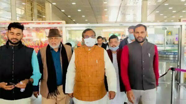 अपनी ही सरकार के खिलाफ आंदोलन की सलाह क्यों दे रहे हैं मोदी के मंत्री