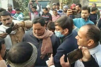 पूर्व सीएम के करीबियों के घर-दफ्तर पर आयकर का छापा, हंगामे की बीच फोर्स तैनात