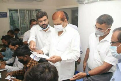 तुंहर सरकार तुंहर द्वार: आवेदकों के घर छह माह में भेजे गए 4.45 लाख स्मार्ट कार्ड आधारित पंजीयन प्रमाण-पत्र तथा ड्राइविंग लायसेंस