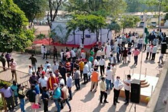 नामांकन का आखिरी दिन, निगम में बढऩे लगी भीड़, प्रत्याशियों के साथ समर्थक भी पहुंचे