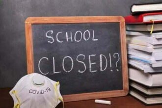 उठने लगी मांग : स्कूलों में फिर आ सकती है तालाबंदी की नौबत, ओमीक्रॉन ने बढ़ाई पालकों की चिंता