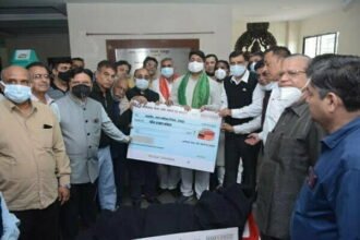 छत्तीसगढ़ चेम्बर ने नगर निगम को दिये 5000 कंबल एवं 1000 डस्टबीन