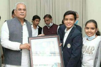 आदित्य चौरसिया की अक्षय ऊर्जा पर बनाई पेंटिंग राष्ट्रीय स्तर पर हुई चयनित एवं पुरस्कृत