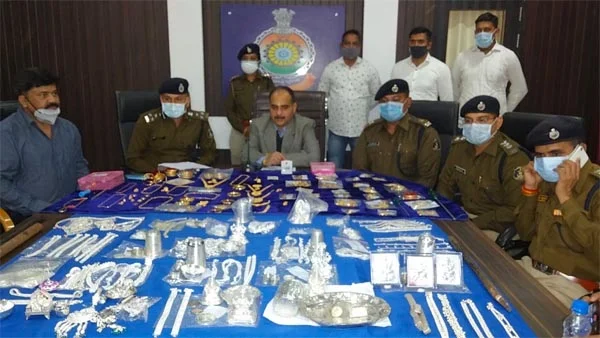 बिग ब्रेकिंग: दुर्ग पुलिस को बड़ी सफलता: बड़ी चोरियों का खुलासा, 6 गिरफ्तार, 77 लाख का मशरूका बरामद