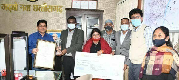 छत्तीसगढ़ को मिला ई-श्रमिक सेवा राष्ट्रीय स्वर्ण पुरस्कार