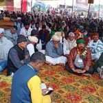 आंदोलन का 12वीं दिन: सरकार से बातचीत विफल होने के बाद नवा रायपुर में किसानों का आंदोलन जारी