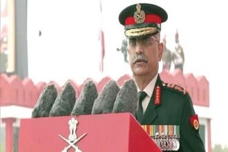 सेना दिवस पर बोले सेना प्रमुख- अपनी आदत से बाज नहीं आ रहा पाक, 300-400 आतंकियों को घुसपैठ के लिए दे रहा रास्ता