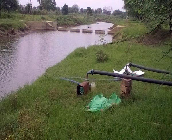 करवा नाला से करवट लेने लगी सैकड़ों किसानों की तकदीर