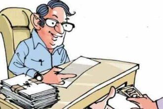 योजना का लाभ देने दिव्यांगजनों से रिश्वत की मांग पर अधीक्षक निलंबित