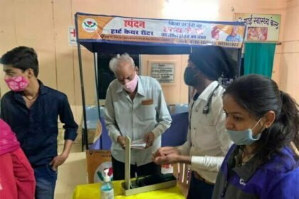 स्पंदन हार्ट केयर सेंटर द्वारा सांई श्रद्धालुओं को नि:शुल्क मास्क का वितरण व नि:शुल्क जांच