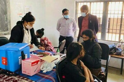 बच्चों के वैक्सीनेशन में दिखा उत्साह, पालक भी खुशी से दे रहे सहमति, भिलाई में आज 12 स्कूलों में हुआ टीकाकरण
