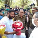 युवा कांग्रेस और एनएसयूआई के द्वारा गुलदस्ता भेंट कर सेक्टर 1 की हेल्थ सेंटर में फिर से कैसुअल्टी शुरू करने की मांग