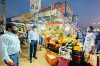 सिंगल युज प्लास्टिक: आयुक्त ने ग्राहक बनकर मारा छापा, कईयों के खिलाफ हुई कार्रवाई