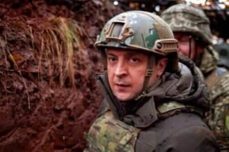 यूक्रेन संकट: फ्लाइट्स सस्पेंड, देश छोड़ रहे बाहरी लोग, भारत पर भी दिखा असर