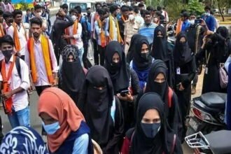 हिजाब का बहाना, चुनाव पर निशाना: कर्नाटक से यूपी तक बवाल, पहले चरण की वोटिंग से पूर्व ओवैसी, प्रियंका, मलाला, तालिबान सब कूदे