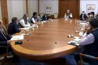 पीएम मोदी की आपात बैठक: यूक्रेन के पड़ोसी देशों में भेजे जाएंगे सिंधिया-रिजिजू समेत चार केंद्रीय मंत्री, छात्रों की निकासी में करेंगे मदद