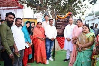 जनसंपर्क दौरा के दौरान प्रदेश के गृहमंत्री ताम्रध्वज साहू ने अपने क्षेत्र के विभिन्न ग्रामों में किया दौरा