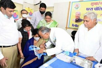 पल्स पोलियो अभियान: गृहमंत्री ने किया जिला अस्पताल में पल्स पोलियो अभियान की शुरूआत, पोलियो मुक्त राष्ट्र की परिकल्पना में दे अपनी सहभागिता