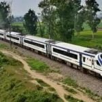 बजट-2022 : वित्त मंत्री का ऐलान, अगले तीन सालों में 400 वंदेभारत ट्रेनें चलेंगी