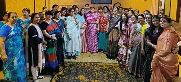 महिला प्राध्यापकों ने एक-दूसरे पर बरसाई फूलों की पंखुडिय़ा, गीत, संगीत, नृत्य के रंगारंग कार्यक्रम के बीच मनाई होली