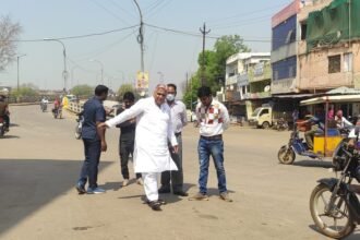 ठगड़ाबांध ओवरब्रिज में बनेगा रोड डिवाइडर, टूटे हिस्से की फौरन मरम्मत करने वोरा ने विभागीय अफसरों को दिये सख्त निर्देश