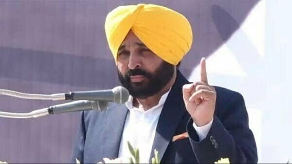 चरणजीत चन्नी ने दिया इस्तीफा, सरकार गठन की तैयारी में जुटी आप, भगवंत मान दिल्ली रवाना