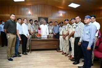 मुख्यमंत्री भूपेश बघेल से राज्य पुलिस सेवा (एस. पी. एस.) के अधिकारियों ने की सौजन्य मुलाकात