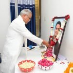 मुख्यमंत्री बघेल ने शोक संतप्त आलोक चंद्राकर और उनके परिजनों को बंधाया ढांढस