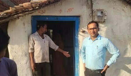 जनदर्शन में आवेदन पर हुई कार्रवाई, विकलांग दंपत्ति को मिला मकान पर पुन: कब्जा