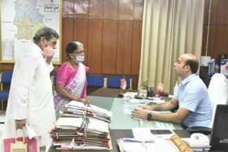 उप स्वास्थ्य केंद्र नेवई में अनियमितता की मिल रही है शिकायत, कलेक्टर ने स्वास्थ्य विभाग को व्यवस्था ठीक करने का दिया निर्देश