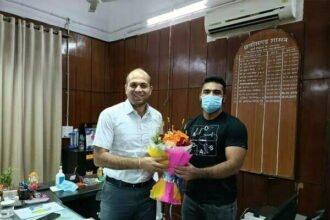 नेशनल पुशपुल चौपिंयनशिप में गोल्ड मेडल लाकर राज्य का नाम बढ़ाने वाले उद्भव को कलेक्टर ने दी शुभकामनाएं