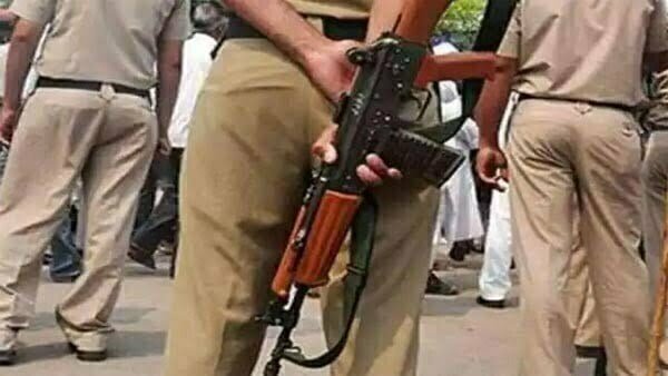 योगी के शपथ ग्रहण से पहले लखनऊ में एनकाउंटर, पुलिस ने 1 लाख का इनामी बदमाश किया ढेर