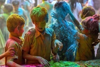 संभलकर मनाएं होली, कोरोना का खतरा बरकरार,जानें डॉक्टरों की राय