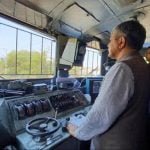 बाल-बाल बची दो ट्रेनें!: 'कवच' ने ट्रेन को 380 मीटर पहले रोका, रेलमंत्री वैष्णव खुद थे सवार, देखें वीडियो