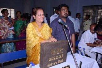 रिसाली को आदर्श निगम बनाने महापौर शशि ने 110 करोड़ 51 लाख का बजट प्रस्तुत किया, पार्षदों ने ध्वनिमत से किया पारित