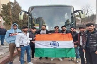 खारकीव-सूमी से भारतीय छात्रों को निकालने के लिए130 रूसी बसें तैयार