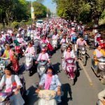 अंतरराष्ट्रीय महिला दिवस सेलीब्रेशन: विधायक देवेन्द्र के नेतृत्व में सैकड़ों महिलाओं ने निकाली स्कूटर रैली