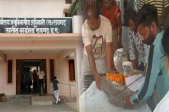 छत्तीसगढ़ में नोटिस के बाद मंदिर से शिवलिंग उखाड़ कर कोर्ट में किया गया पेश: भगवान शिव पर जुर्माना, अवैध कब्जे के भी आरोप