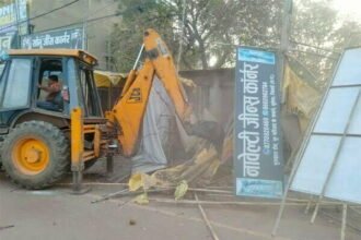 बड़ी खबर: भिलाई सुपेला के संडे मार्केट में अवैध अतिक्रमण पर चला निगम का बुलडोजर