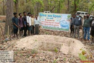 विश्व जल दिवस के अवसर पर वनमण्डल द्वारा रिचार्ज पिट निर्माण का किया गया शुभारंभ