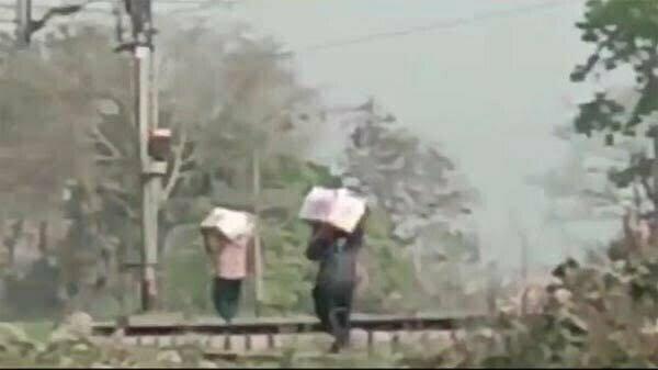ट्रेन से शराब की तस्करी जोरों पर, उपमुख्यमंत्री के गृह जिले में भी पहुंच रही खेप, देखे विडियो