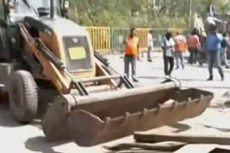 सुको की रोक के बावजूद एमसीडी की कार्रवाई जारी, निगम ने कहा- अभी तक नहीं मिला आदेश, उधर ओवैसी की धमकी