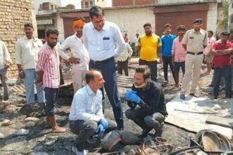 राख के ढेर में तब्दील सूर्या नगर, पहुंची फॉरेंसिक टीम, मजिस्ट्रेट जांच की घोषणा