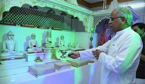 विश्व शांति और समाज में आपसी सद्भावना के लिए भगवान महावीर के बताए हुए मार्गों पर चलना जरूरी: मुख्यमंत्री बघेल