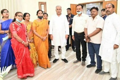 मुख्यमंत्री ने मितानिनों और मनरेगा कर्मचारियों की मांगों के संबंध में मुख्य सचिव की अध्यक्षता में कमेटी बनाने का दिया निर्देश