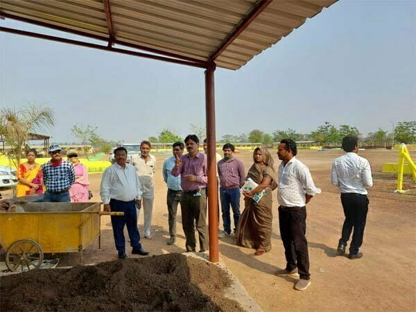 गौठान में हो रही गतिविधियों का निरीक्षण किया दुर्ग संभागायुक्त ने