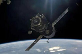 धरती का चक्कर लगा रहे हैं भारत के 217 स्पेस ऑब्जेक्ट, अंतरिक्ष मलबा घटाने पर किया जा रहा काम