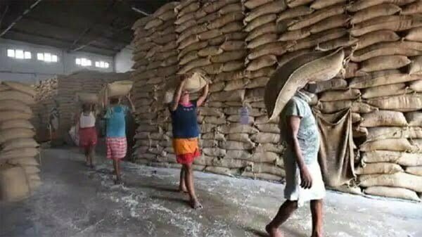 पड़ोसी देश के दर्द पर भारत का मरहम: श्रीलंका के लिए रवाना किया 40000 टन चावल, खाने का संकट जल्द होगा दूर