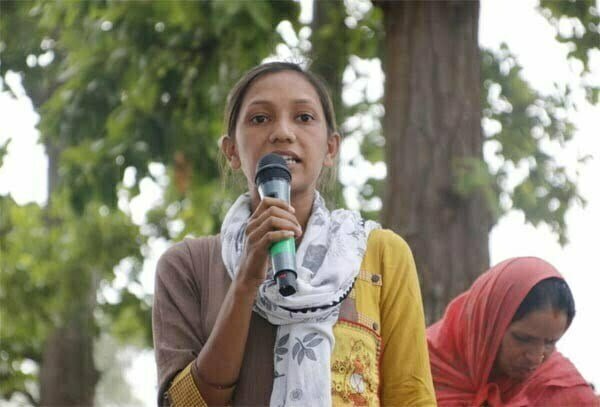 मुख्यमंत्री ने बर्तन माँजकर पढ़ाई कर रही निर्धन छात्रा सुश्री छाया की सहायता के दिए निर्देश