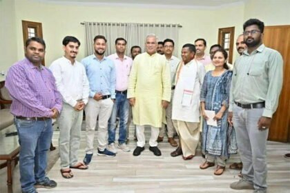 मुख्यमंत्री ने मनरेगा के रोजगार सहायकों का मानदेय 5 एवं 6 हजार से बढ़ाकर अब 9 हजार 540 रूपए करने की घोषणा की